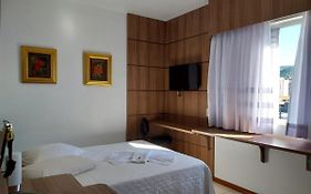 Colle Tourist Hotel Luxo